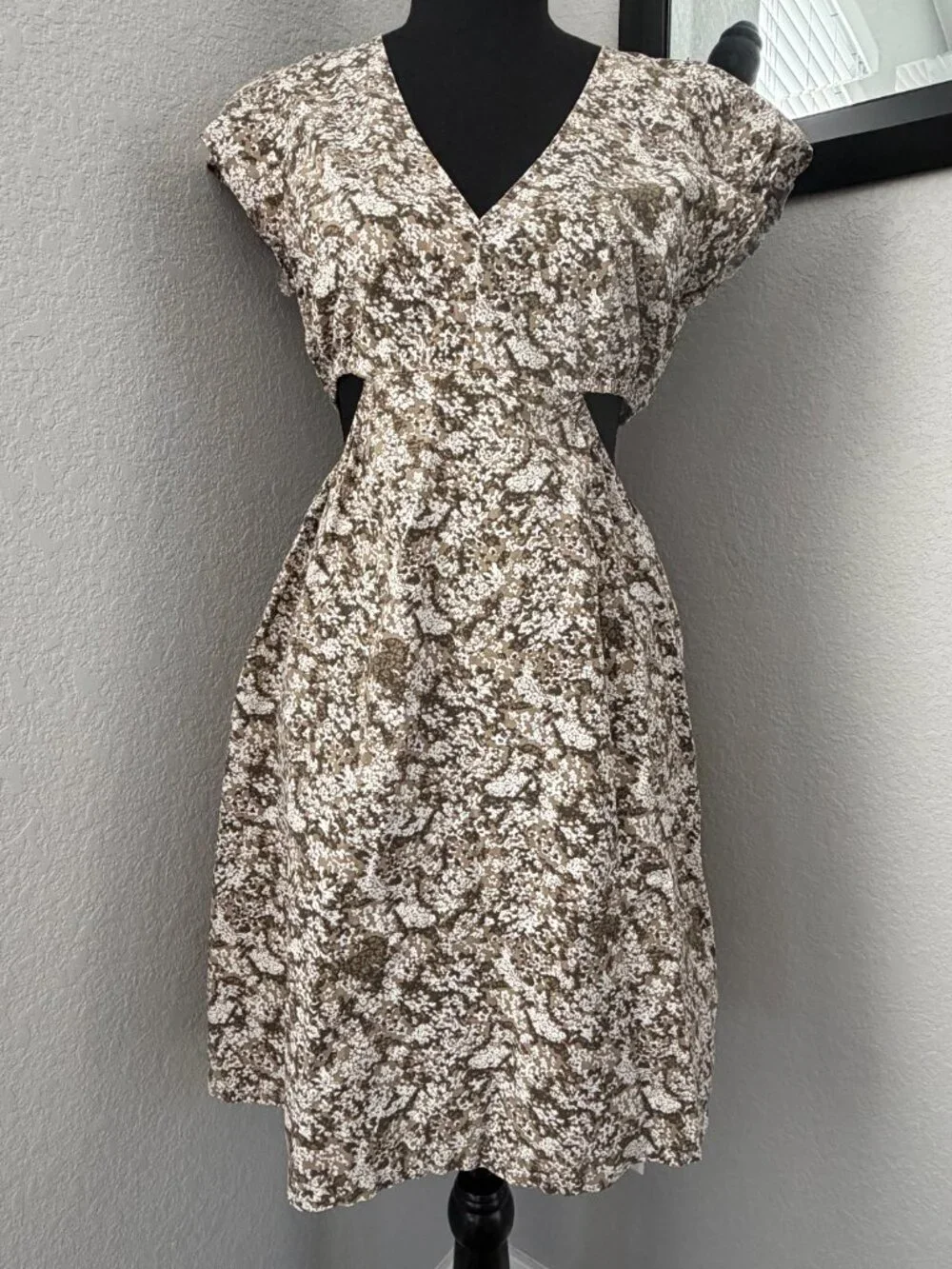RAILS Nyla Cutout Cotton V Neck Dress Olive Vine Green Small - Picture 5 of 15